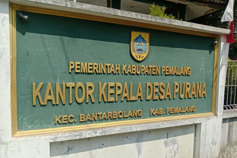 Balai Desa Purana Digeruduk Massa, Warga Tuntut Tutup Galian Bengkok dan Evaluasi Perangkat Desa