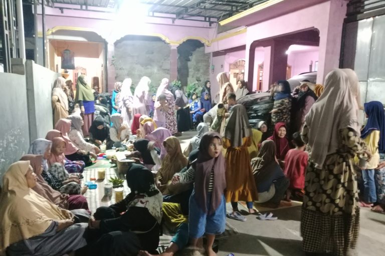 Ingin Tahu Visi Misi Secara Langsung, Warga Padek Datangi Semua Calon